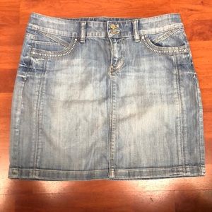 ♦️♦️WHITE HOUSE BLACK MARKET SKIRT♦️♦️4/$20